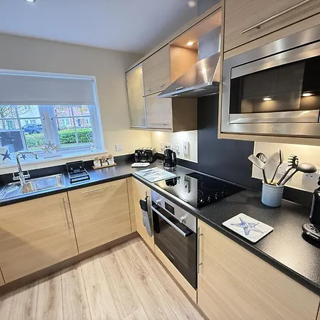 Pebble - Part Of The The Bay Village With Pool, Gym And Direct Access, Pub, Restaurant, Tennis And Meadows Walks Filey