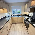 Pebble - Part Of The The Bay Village With Pool, Gym And Direct Access, Pub, Restaurant, Tennis And Meadows Walks Holiday home