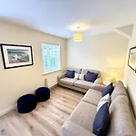 Pebble - Part Of The The Bay Village With Pool, Gym And Direct Access, Pub, Restaurant, Tennis And Meadows Walks * Filey