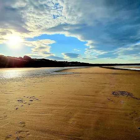 Pebble - Part Of The The Bay Village With Pool, Gym And Direct Access, Pub, Restaurant, Tennis And Meadows Walks *