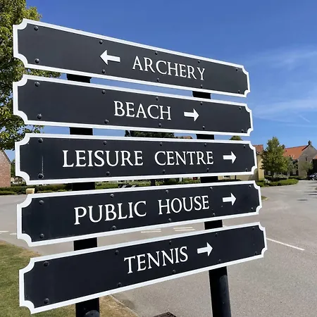Pebble - Part Of The The Bay Village With Pool, Gym And Direct Access, Pub, Restaurant, Tennis And Meadows Walks * Filey