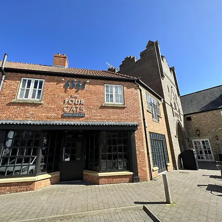 Pebble - Part Of The The Bay Village With Pool, Gym And Direct Access, Pub, Restaurant, Tennis And Meadows Walks