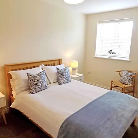 Pebble - Part Of The The Bay Village With Pool, Gym And Direct Access, Pub, Restaurant, Tennis And Meadows Walks *