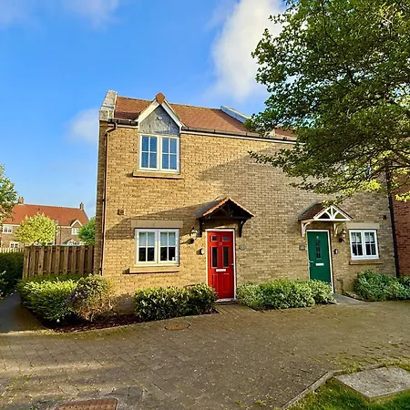 Pebble - Part Of The The Bay Village With Pool, Gym And Direct Access, Pub, Restaurant, Tennis And Meadows Walks Filey