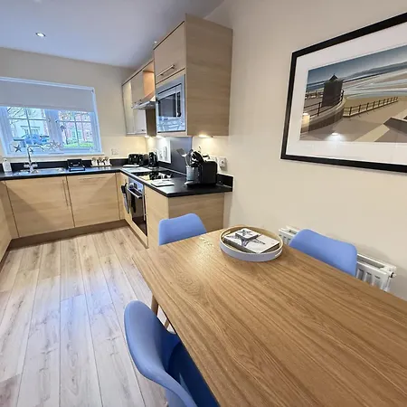 Ferienhaus Pebble - Part Of The The Bay Village With Pool, Gym And Direct Access, Pub, Restaurant, Tennis And Meadows Walks